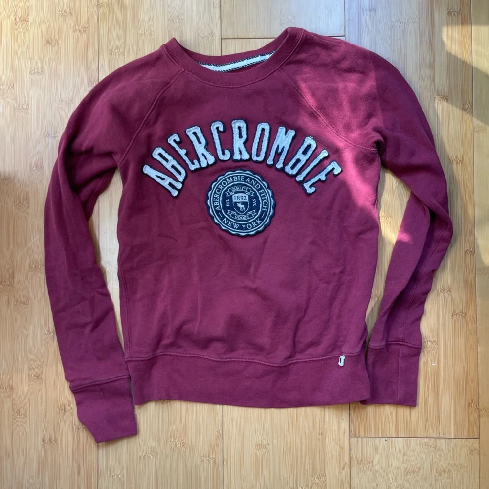 Abercrombie & Fitch Red Crewneck Pullover - Picture 1 of 4
